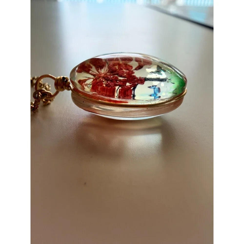 Real Pressed Flowers Tree of Life Resin Oval Pendant Gold Necklace  A charming